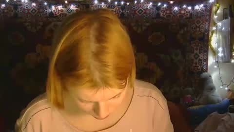 Elis online show from December 16, 2:12 pm