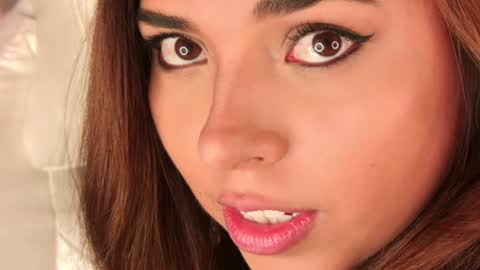 Snapshot of miss_galaxxia chatting on January 7, 7:10 am  Elisabeth  IG galax xxia       online show from January 7, 7:10 am