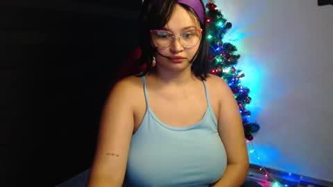 Snapshot of miss_ly_ chatting on December 16, 5:59 am ly independent model online show from December 16, 5:59 am