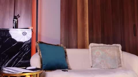 miss_m online show from December 5, 7:00 pm