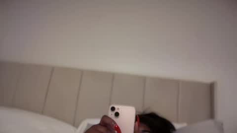 miss_tia_xo online show from September 22, 11:31 pm