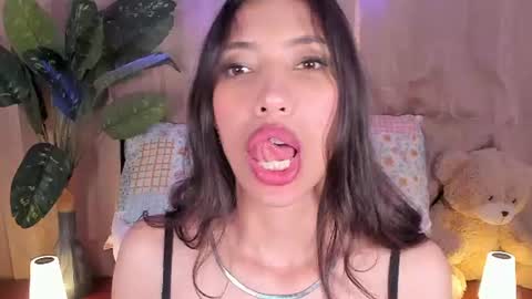 Miss Veronica online show from July 9, 1:59 pm
