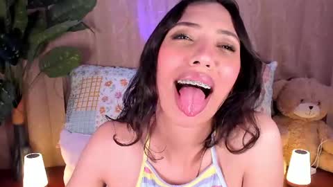 Miss Veronica online show from July 22, 1:35 pm