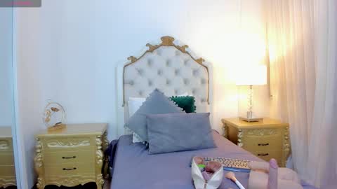 miss vivienne online show from January 15, 2:53 am