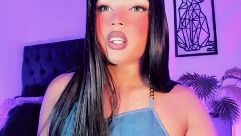 miss_zz online show from December 3, 6:52 pm