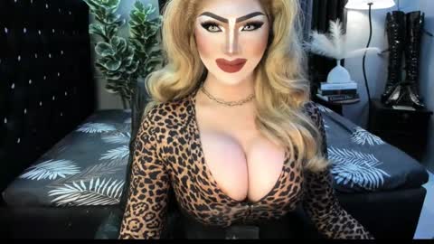 PRIESTESS CHANNEL online show from October 15, 7:37 pm