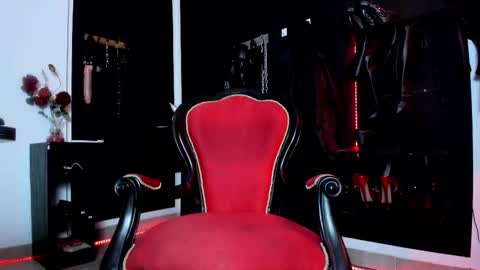 Missdarklady online show from February 15, 12:48 am