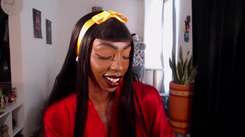 Emilie Diaz online show from April 9, 4:12 pm