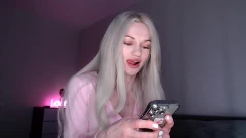 EMMA online show from January 6, 8:13 pm