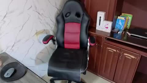 Escarlet online show from December 17, 3:24 am