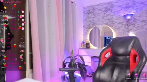 Gisell   Gigi online show from October 2, 2:05 pm