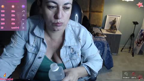 Snapshot of missgomezz_ chatting on February 5, 10:41 am Maria Gomezz online show from February 5, 10:41 am