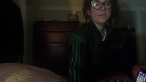 misshoneybadger333 online show from November 8, 9:56 am