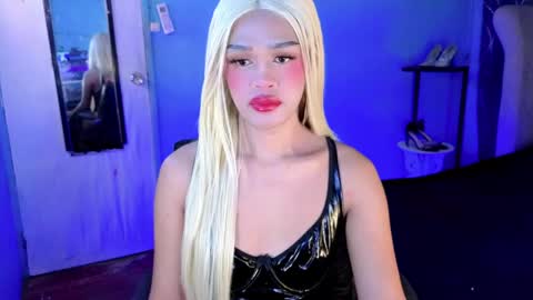 im your queen steffie online show from April 9, 2:37 am