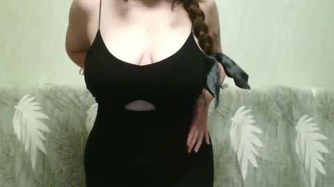 missis mona online show from December 8, 4:11 am