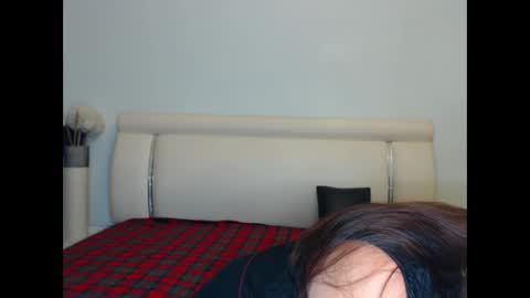 Khloe online show from November 15, 7:04 pm