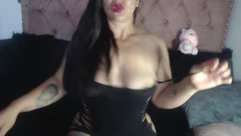 luccy online show from October 8, 11:43 pm