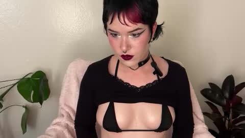 missmarinamay online show from January 10, 11:32 pm