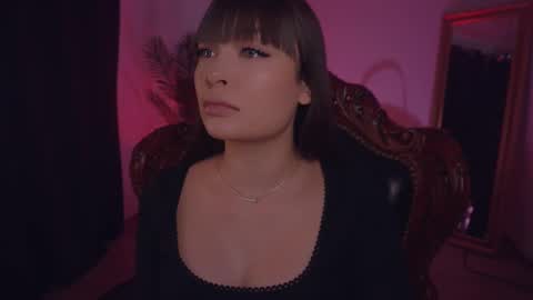 LUXXANDRA online show from February 25, 8:25 am