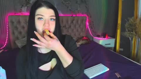 MissMillss online show from February 16, 6:10 am