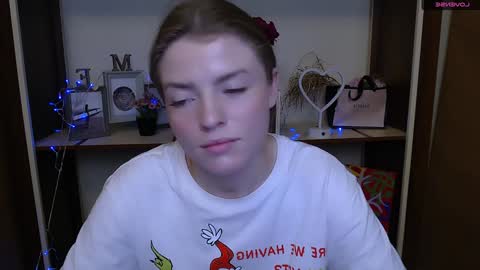 Snapshot of missoliviaa_ chatting on January 9, 11:36 am Olivia online show from January 9, 11:36 am