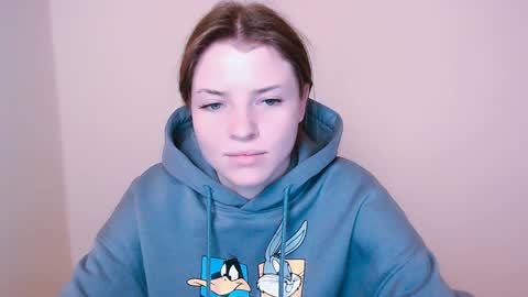 Snapshot of missoliviaa_ chatting on January 11, 10:51 am Olivia online show from January 11, 10:51 am