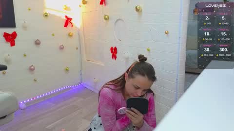 . online show from March 25, 3:19 pm