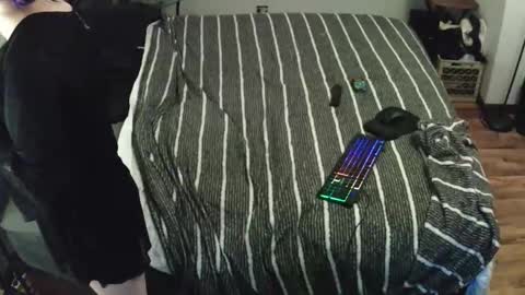 Bella online show from April 8, 9:45 am