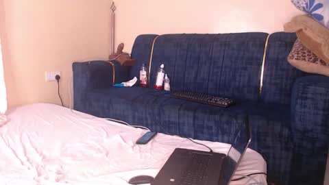 missthighsohmy online show from October 1, 3:16 am