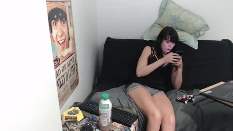 missthon online show from February 11, 1:41 pm