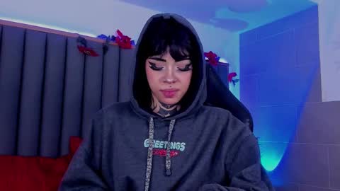 Tomiehelp me get to 100 thumbs up online show from January 6, 12:57 pm