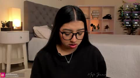 Mafe Jimenez online show from April 15, 1:25 pm