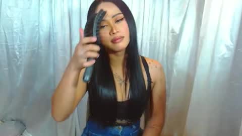 SweetViolet online show from April 22, 2:13 pm