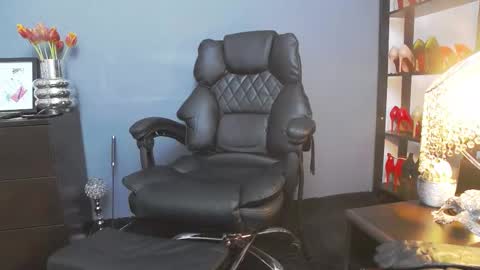 Miss Von Tease online show from March 27, 5:58 pm