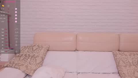 missxcaprice online show from October 25, 3:51 am