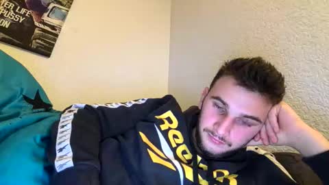 Brokebutcute online show from November 5, 11:07 pm