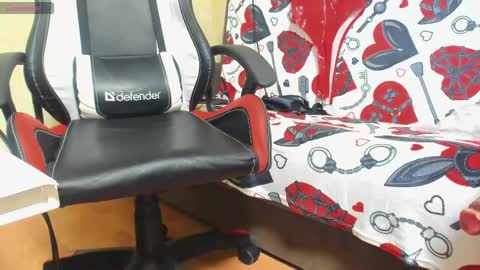 Snapshot of mistress_adel chatting on February 14, 3:43 am mistress_adel online show from February 14, 3:43 am