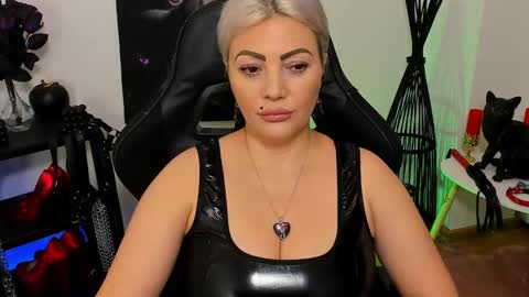 Miss CatSnow online show from January 26, 1:36 pm