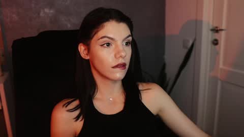 Snapshot of mistress_rochelle chatting on December 3, 3:50 pm Miss Rochelle online show from December 3, 3:50 pm