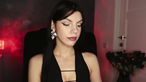 Snapshot of mistress_rochelle chatting on October 8, 8:48 pm Miss Rochelle online show from October 8, 8:48 pm