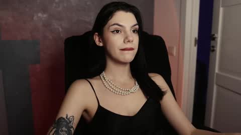 Snapshot of mistress_rochelle chatting on March 2, 10:05 pm Miss Rochelle online show from March 2, 10:05 pm