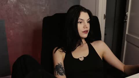 Snapshot of mistress_rochelle chatting on March 1, 10:42 pm Miss Rochelle online show from March 1, 10:42 pm