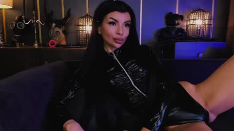 Elenia online show from December 15, 11:23 am