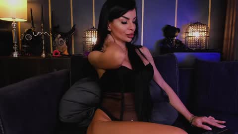 Elenia online show from January 6, 12:35 pm