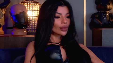 Elenia online show from May 9, 1:39 pm