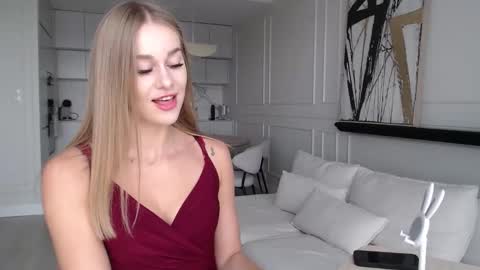 mistressuniverse online show from September 22, 9:13 am