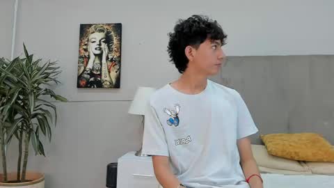 Mitssan online show from April 22, 3:35 am