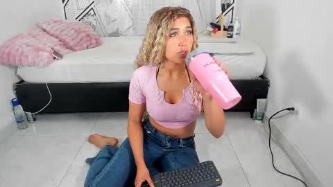 mitsu_mina online show from September 10, 4:30 pm