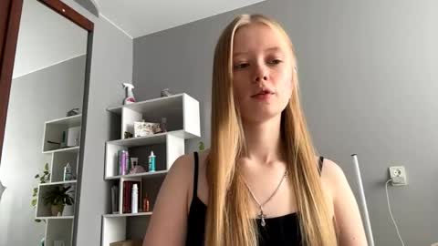 Amelia online show from October 3, 10:12 am