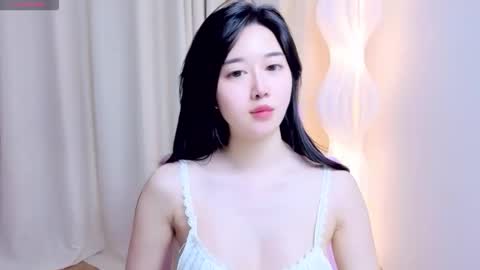miu_999 online show from May 5, 4:30 am